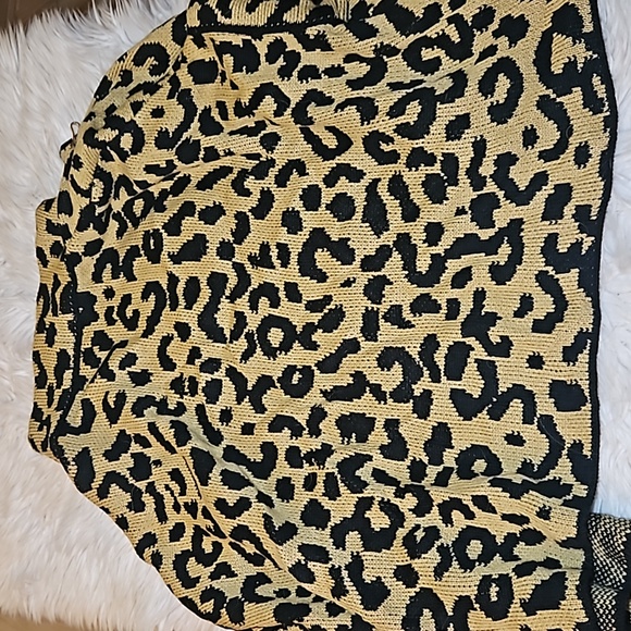 Janice Apparel Cheetah Print Wrap – NWT – One Size - Picture 5 of 7